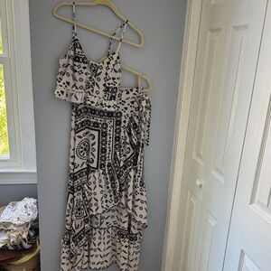 Elegant Black and White Patterned Women's Skirt Set